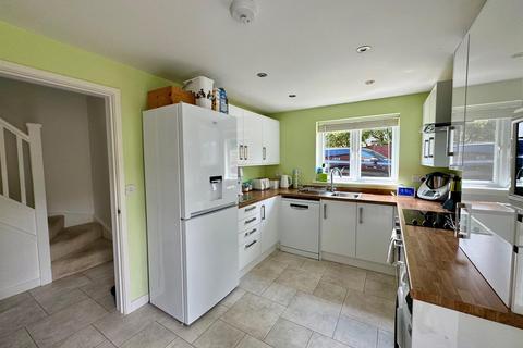 3 bedroom semi-detached house for sale, Oakley Close, Malvern