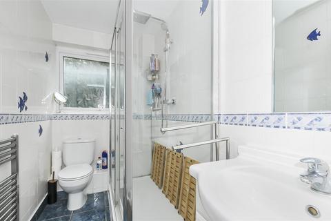 26 Stephenson Drive, Windsor, SL4 5LG