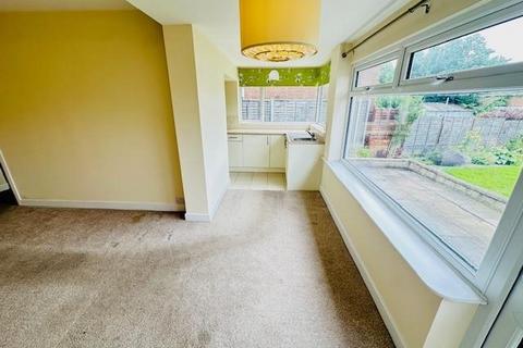 3 bedroom semi-detached house to rent, Woodacre Road, Erdington, Birmingham