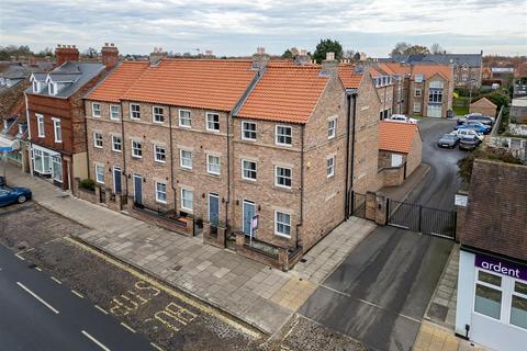 5 bedroom townhouse for sale, Pulleyn Mews, Clifton Green, York, YO30 6FE