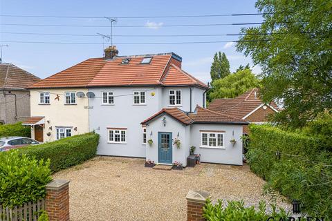 4 bedroom house for sale, Manor Road, Lambourne End