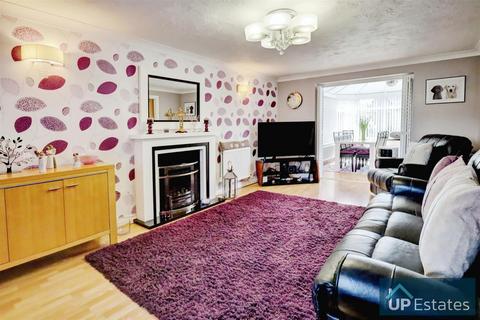 4 bedroom detached house for sale, Hidcote Close, Maple Park, Nuneaton