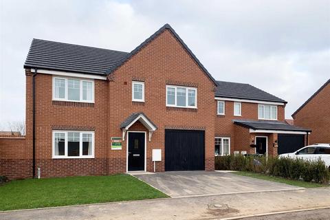 5 bedroom detached house to rent, Davison Drive, Weir Hill Preston St, Shrewsbury