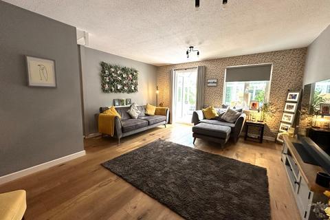 65 Beaumont Drive, Northampton, NN3 8PS