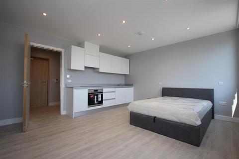 Studio to rent, Neasden Lane, Neasden, NW10 1PH