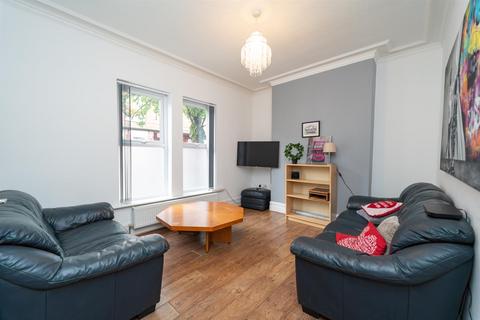 6 bedroom terraced house for sale, Landcross Road, Fallowfield