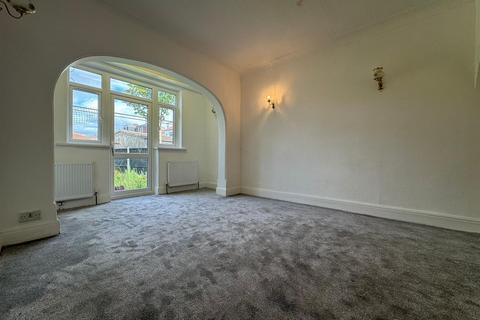 3 bedroom end of terrace house to rent, Ridgeway Gardens, Redbridge, IG4 5HJ