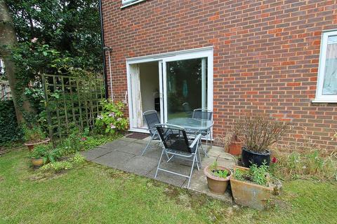 1 bedroom flat for sale, Shirley Road, Wallington SM6