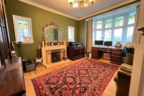 4 bedroom house for sale, Westrow Gardens, Ilford