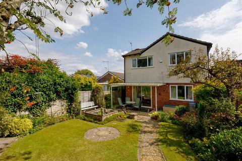 3 bedroom detached house for sale, Hathaway Drive, Warwick