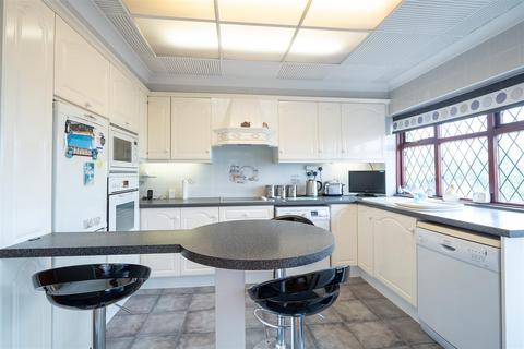 61 Wards Hill Road, Minster On Sea, Sheerness, ME12 2LL