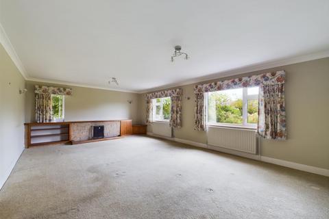 5 bedroom detached house for sale, The Green, Strubby LN13