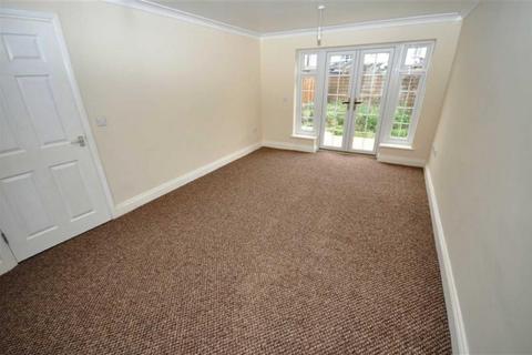 3 bedroom end of terrace house to rent, Esmat Close, Wanstead