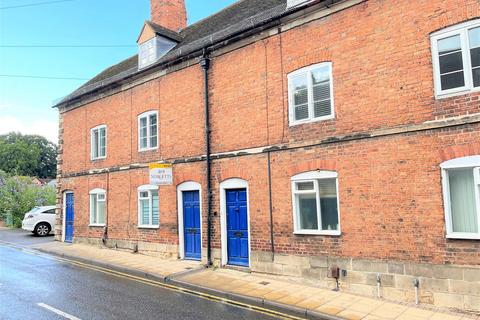 2 bedroom terraced house to rent, The Butts, Warwick, Warwickshire