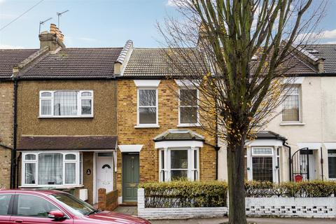 3 bedroom terraced house to rent, Ridley Road, Forest Gate