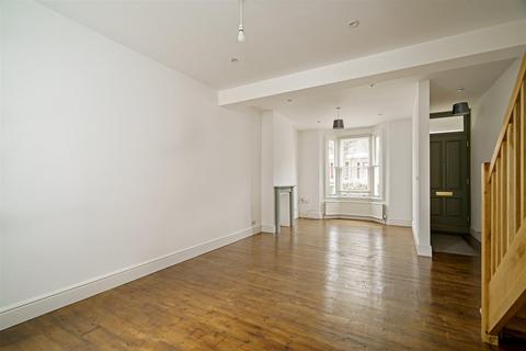 3 bedroom terraced house to rent, Ridley Road, Forest Gate