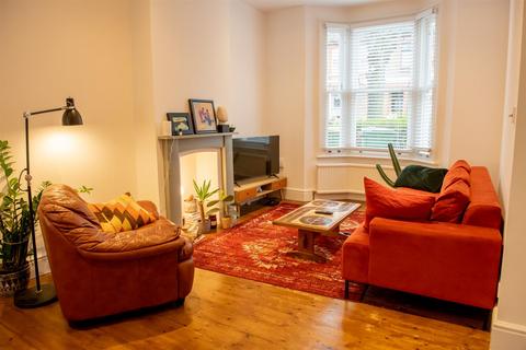 3 bedroom terraced house to rent, Ridley Road, Forest Gate