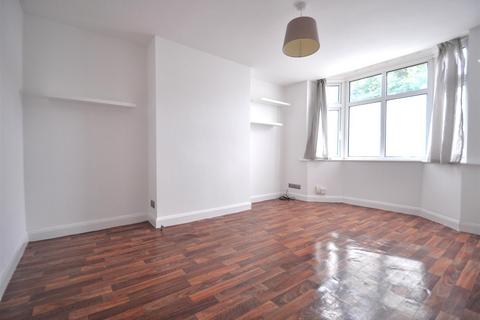 2 bedroom maisonette for sale, Brampton Road, Bexleyheath DA7