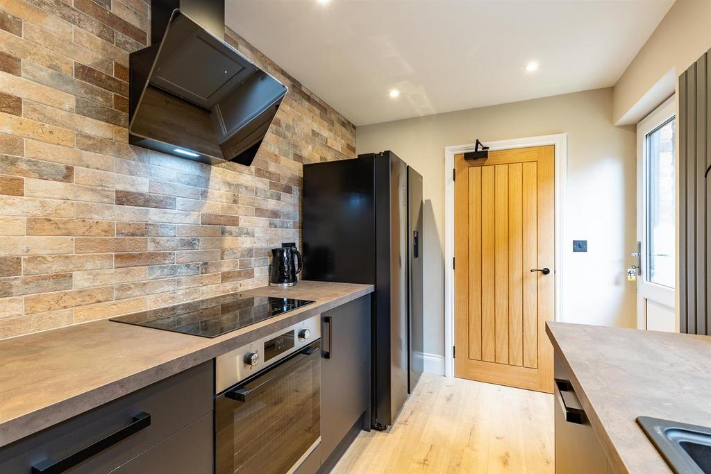 17 Langdale-BI3 A5905-HDR-Web Res.jpg