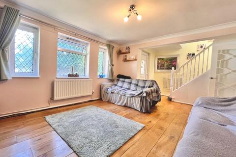 3 bedroom semi-detached house for sale, Park Drive, Hothfield,