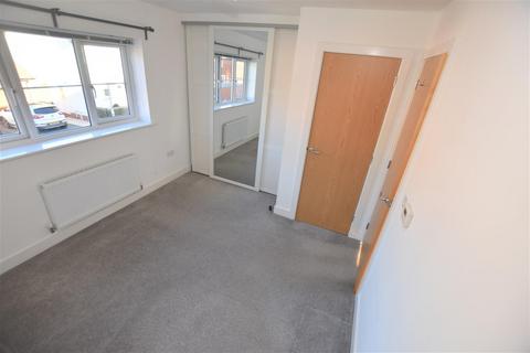 2 bedroom terraced house to rent, Lawnspool Drive, Worcester WR5