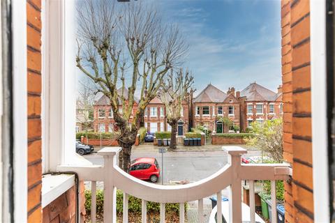 1 bedroom flat for sale, Dartmouth Road, Willesden Green NW2