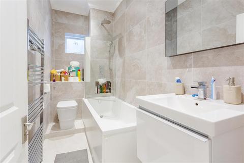 1 bedroom flat for sale, Dartmouth Road, Willesden Green NW2