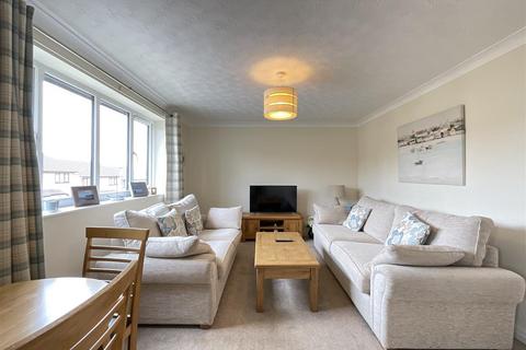 2 bedroom flat for sale, Scholes Park Road, Scarborough