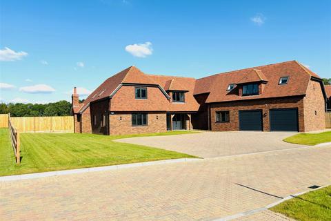 5 bedroom detached house for sale, Cookes Meadow, Northill, Biggleswade