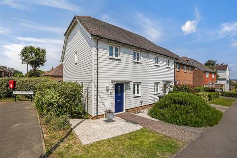 2 bedroom end of terrace house for sale, Star Court, Maidstone ME15