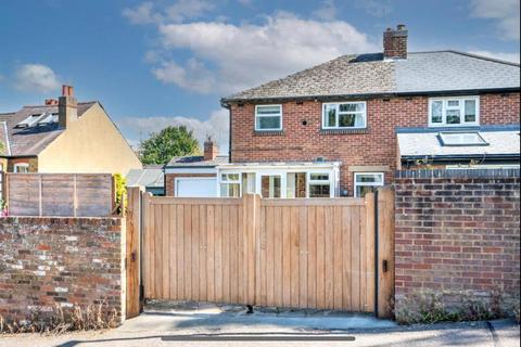 2 bedroom semi-detached house to rent, Victoria Road, Berkhamsted