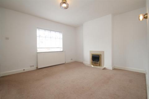 2 bedroom semi-detached house to rent, Victoria Road, Berkhamsted