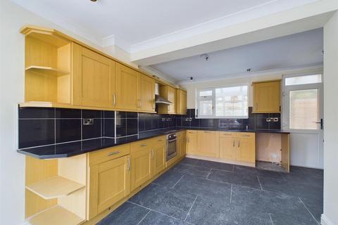 5 bedroom semi-detached house for sale, Trinity Road, Bridlington