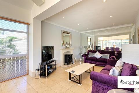 42 Durham Road, East Herrington, Sunderland, SR3 3LZ