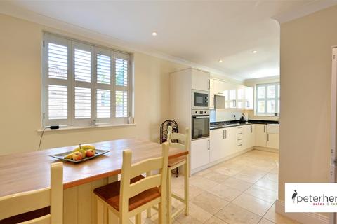 42 Durham Road, East Herrington, Sunderland, SR3 3LZ