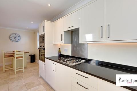 42 Durham Road, East Herrington, Sunderland, SR3 3LZ