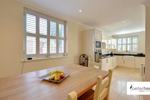 42 Durham Road, East Herrington, Sunderland, SR3 3LZ