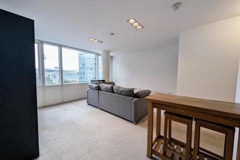 Studio to rent, One Park West, Strand Street