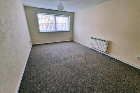 2 bedroom flat for sale, Kalmia Green, Gorleston-on-Sea