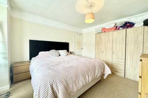 4 bedroom semi-detached house to rent, Wilfred Road, Ramsgate