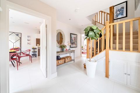 4 bedroom house for sale, Holly Close, Sunbury-On-Thames, TW16