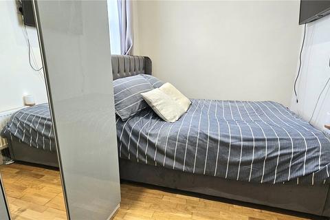 1 Laleham Road, London, SE6 2HS