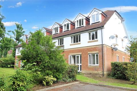 2 bedroom flat for sale, Alexandra Gardens, Woking GU21