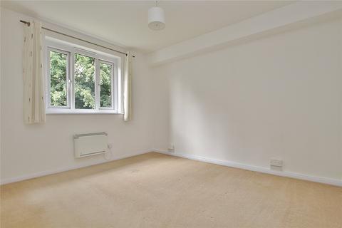 2 bedroom flat for sale, Alexandra Gardens, Woking GU21