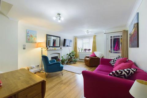 2 bedroom end of terrace house for sale, Saffron Way, Tiptree, Colchester, Essex, CO5