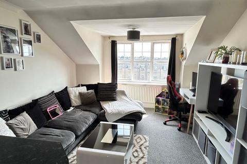 2 bedroom flat for sale, Woolcombers Way, Bradford, West Yorkshire, BD4