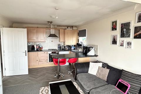 2 bedroom flat for sale, Woolcombers Way, Bradford, West Yorkshire, BD4