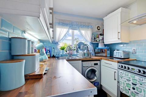 2 bedroom apartment for sale, at Lowden Road, Southall, Middlesex UB1