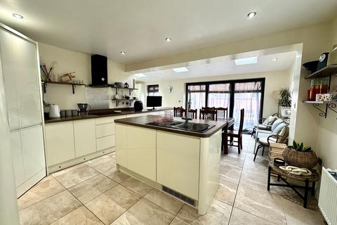 4 bedroom detached house for sale, Hinges Road, Walsall WS3