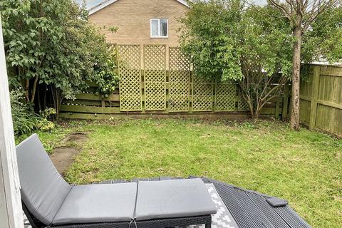 2 bedroom semi-detached house for sale, Reedham Court, Meadow Rise, Newcastle upon Tyne, Tyne and Wear, NE5 4SZ